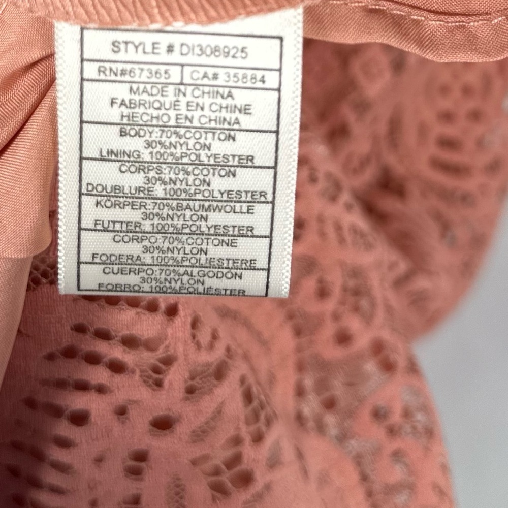 π
½π
΄π BB Dakota Lace Cold Shoulder Dress in Misty Rose, Size 4 - Picture 12 of 17